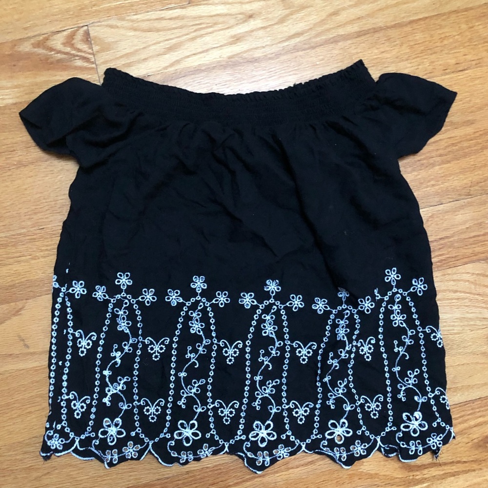 Old Navy: off shoulder cinched flowy lace top!